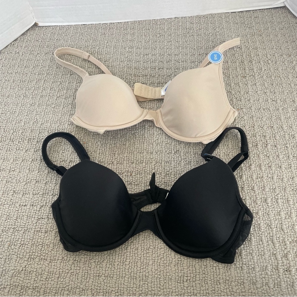 2 new women’s GAP Body bras